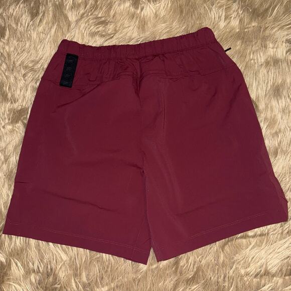 New Fabletics Men's The One Short 7" Unlined Merlot size M - Picture 9 of 9